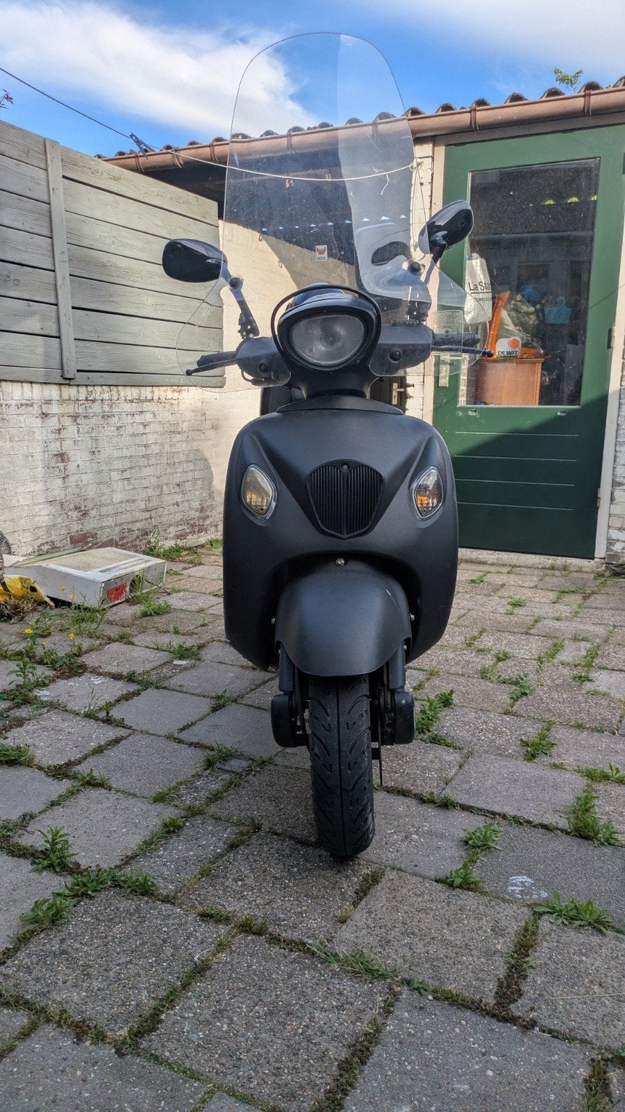 Senzo scooter, mat zwart, met windscherm en topkoffer, Fietsen en Brommers, Scooters | Vespa, Ophalen of Verzenden, Gebruikt, Benzine