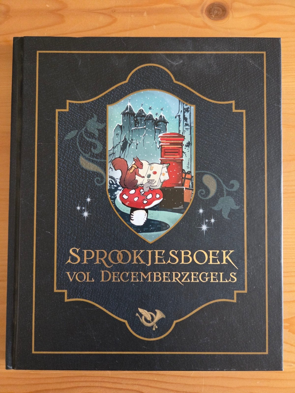 sprookjesboek vol decemberzegels Efteling, Verzamelen, Ophalen of Verzenden, Gebruikt, Overige typen