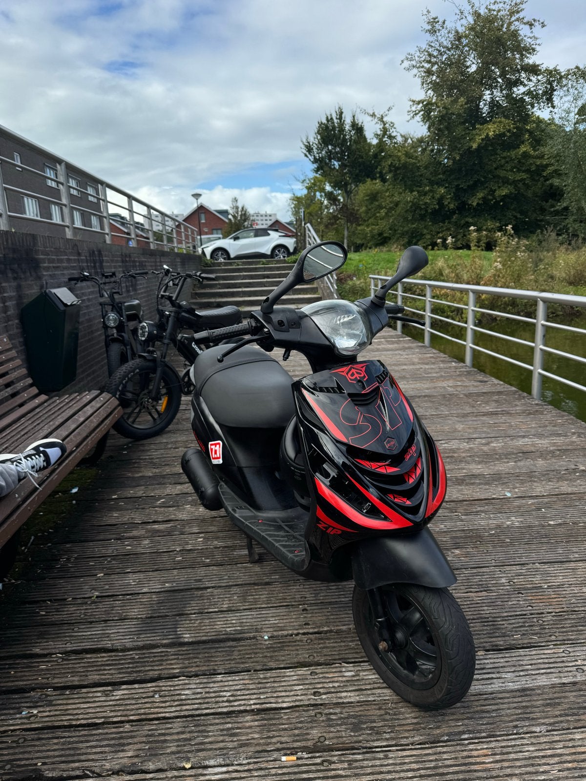 Piaggio Zip Scooter - Zwart met Rode Details, Ophalen of Verzenden, Gebruikt