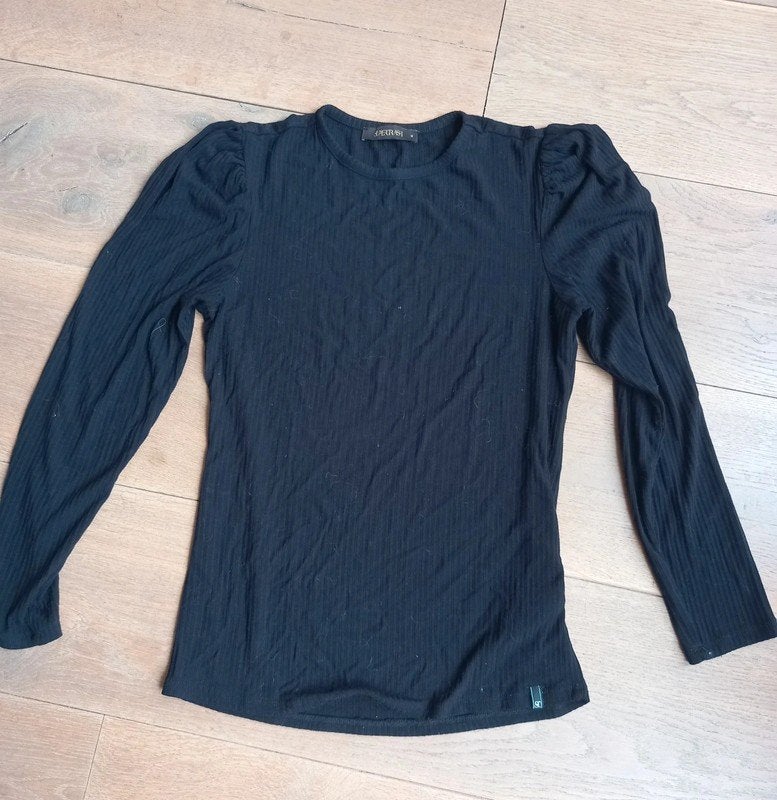 Zwarte Supertrash top met pofmouwen. Maat M, Maat 38/40 (M), Supertrash, Zwart, Ophalen of Verzenden