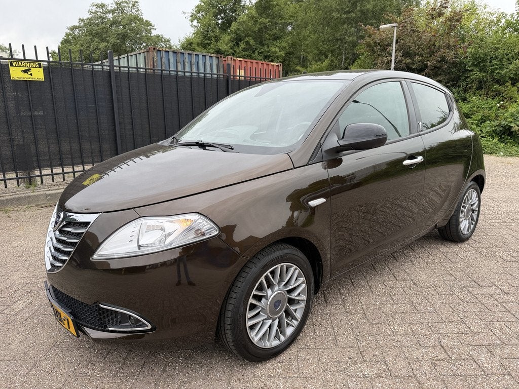 Lancia Ypsilon 0.9 TwinAir Platinum Airco/Cruise/PDC/CV/LMV, Auto's, Lancia, Voorwielaandrijving, Euro 5, Gebruikt, Handgeschakeld