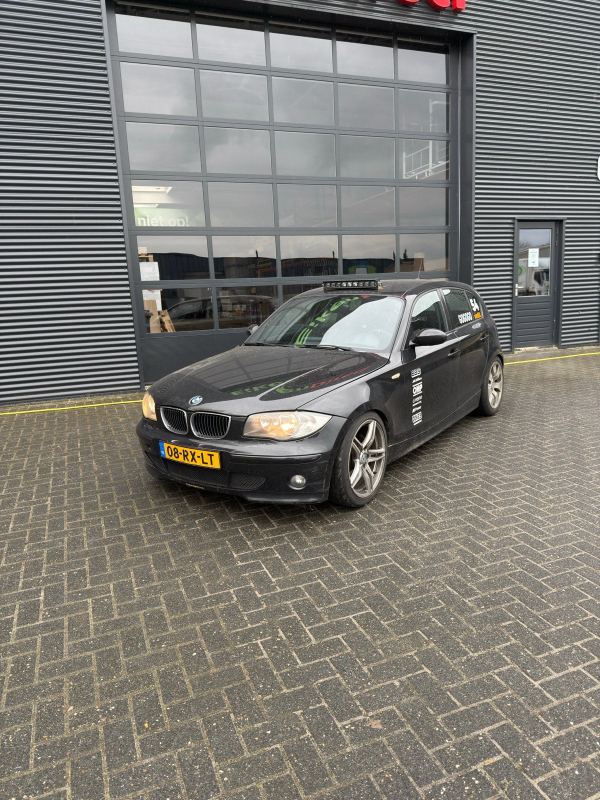 BMW 1-Serie 3.0 130I 5DR 2005 Zwart, Auto's, 1-Serie, Achterwielaandrijving, 680 kg, 1350 kg