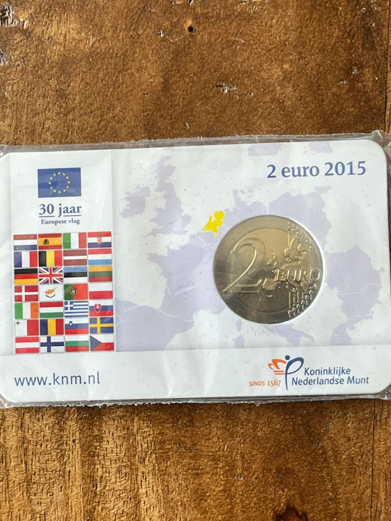 2 euro munt 2015. 30 jaar Europese vlag in coincard, Postzegels en Munten, Munten | Europa | Euromunten, Ophalen of Verzenden