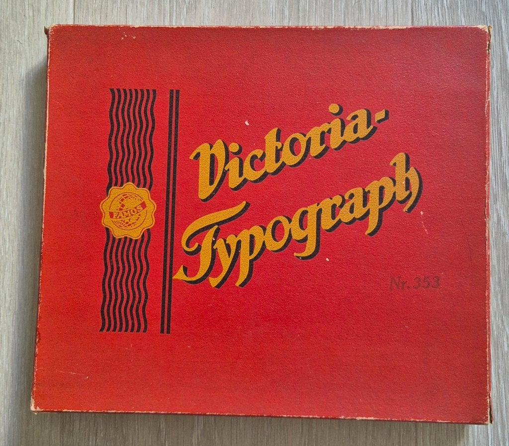 Victoria Typograph stempelset nr. 353, Ophalen of Verzenden, Gebruikt