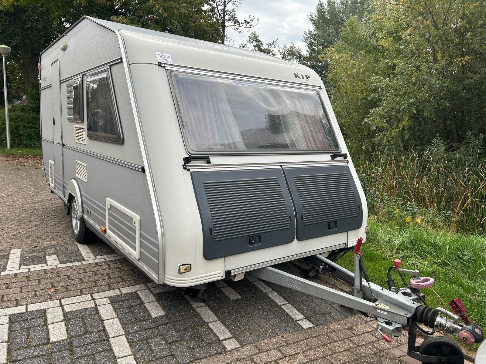 Kip Star-Line Caravan - Compact en Compleet, B, Standaardzit, N, Kip
