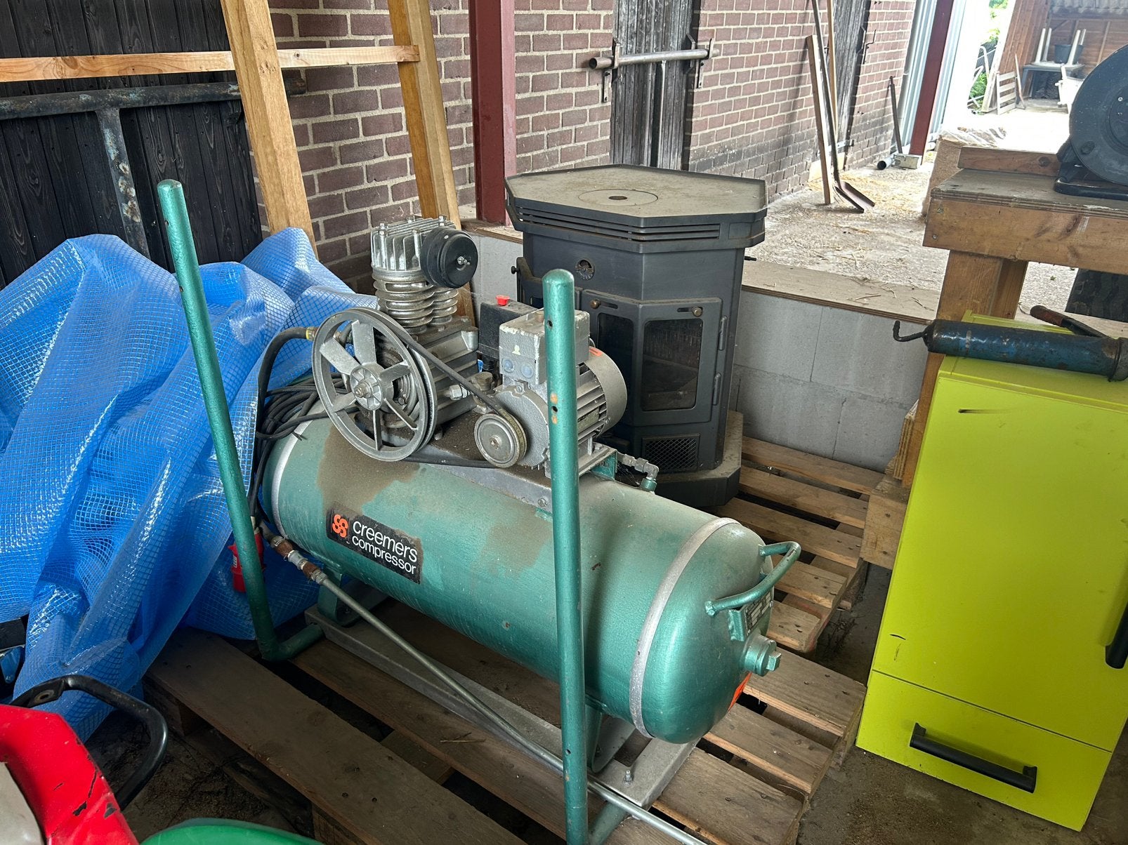 Creemers Compressor, Doe-het-zelf en Verbouw, Compressors, Ophalen, 6 tot 10 bar, Zo goed als nieuw, 25 tot 100 liter