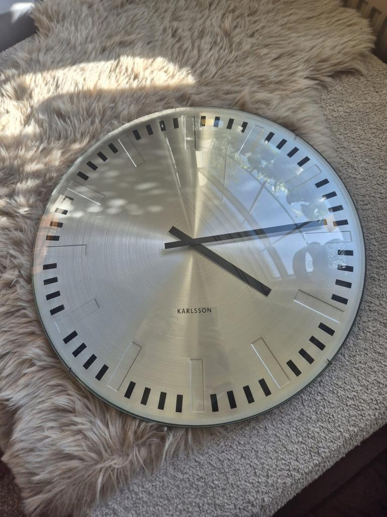 Karlsson wandklok 44 cm, Ophalen of Verzenden, Zo goed als nieuw, Wandklok