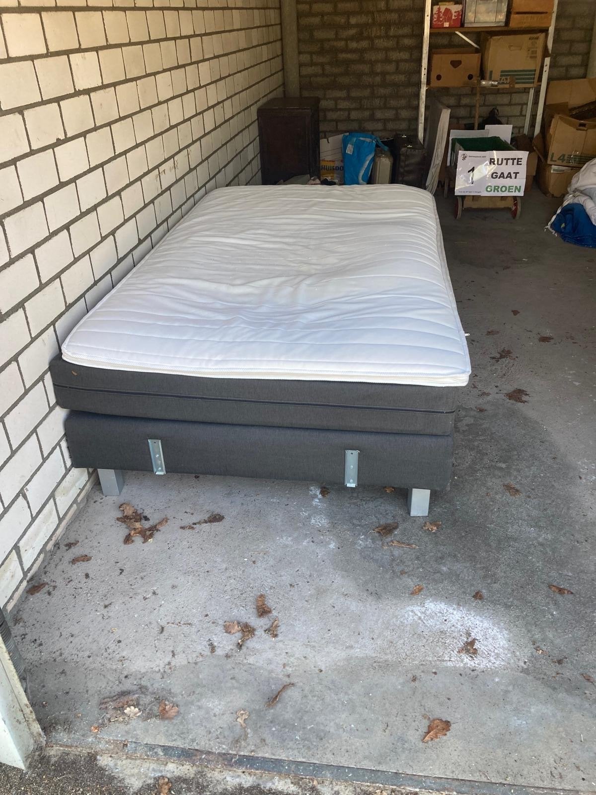 JYSK Boxspring 120x200CM Twijfelaar PLUS C60 Donkergrijs, Gebruikt, Ophalen of Verzenden, Twijfelaar, 120 cm