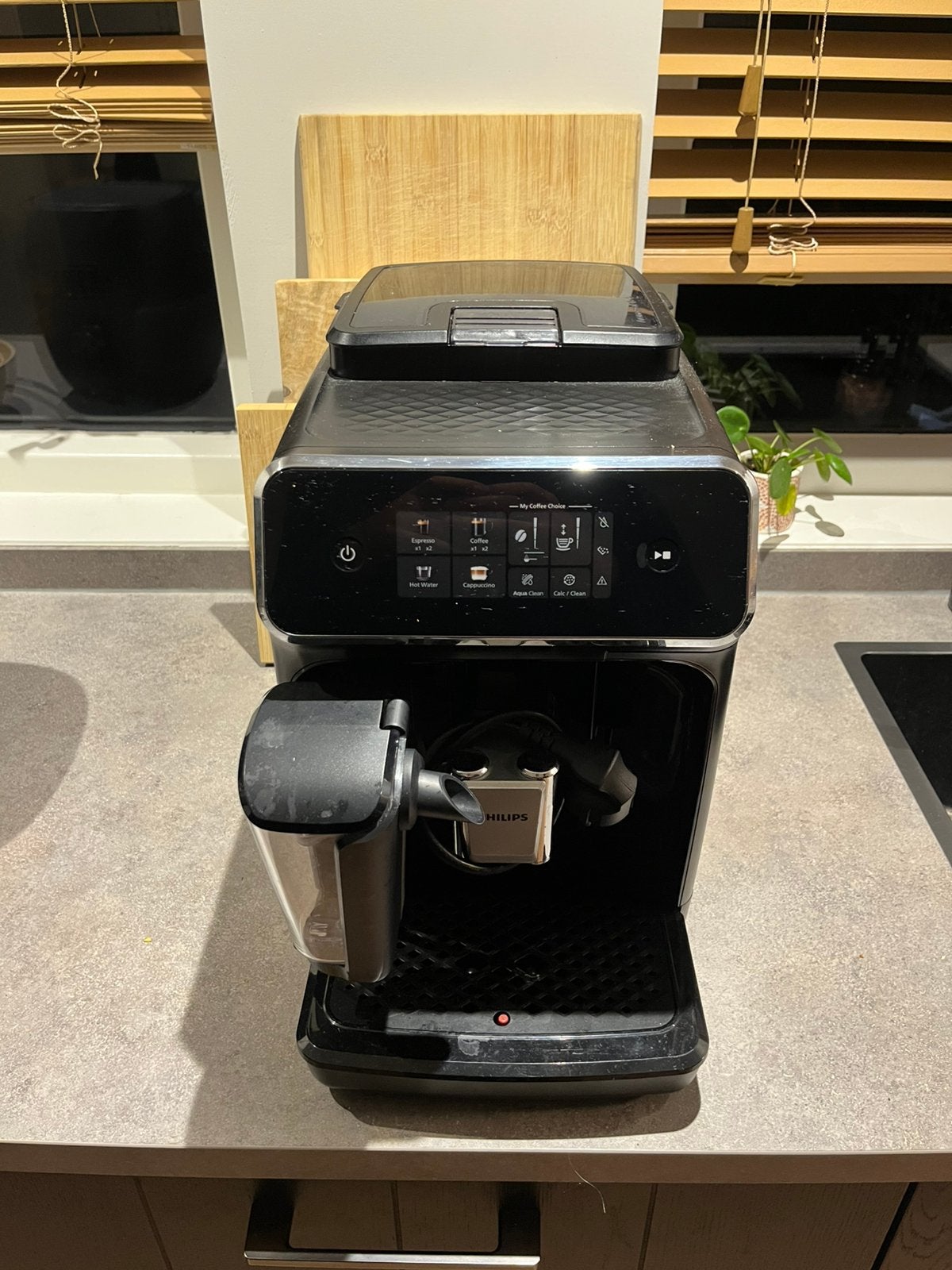 Philips LatteGo EP2331 – Defect – Onderdelen of reparatie, Ophalen, Afneembaar waterreservoir, 10 kopjes of meer, Koffiemachine