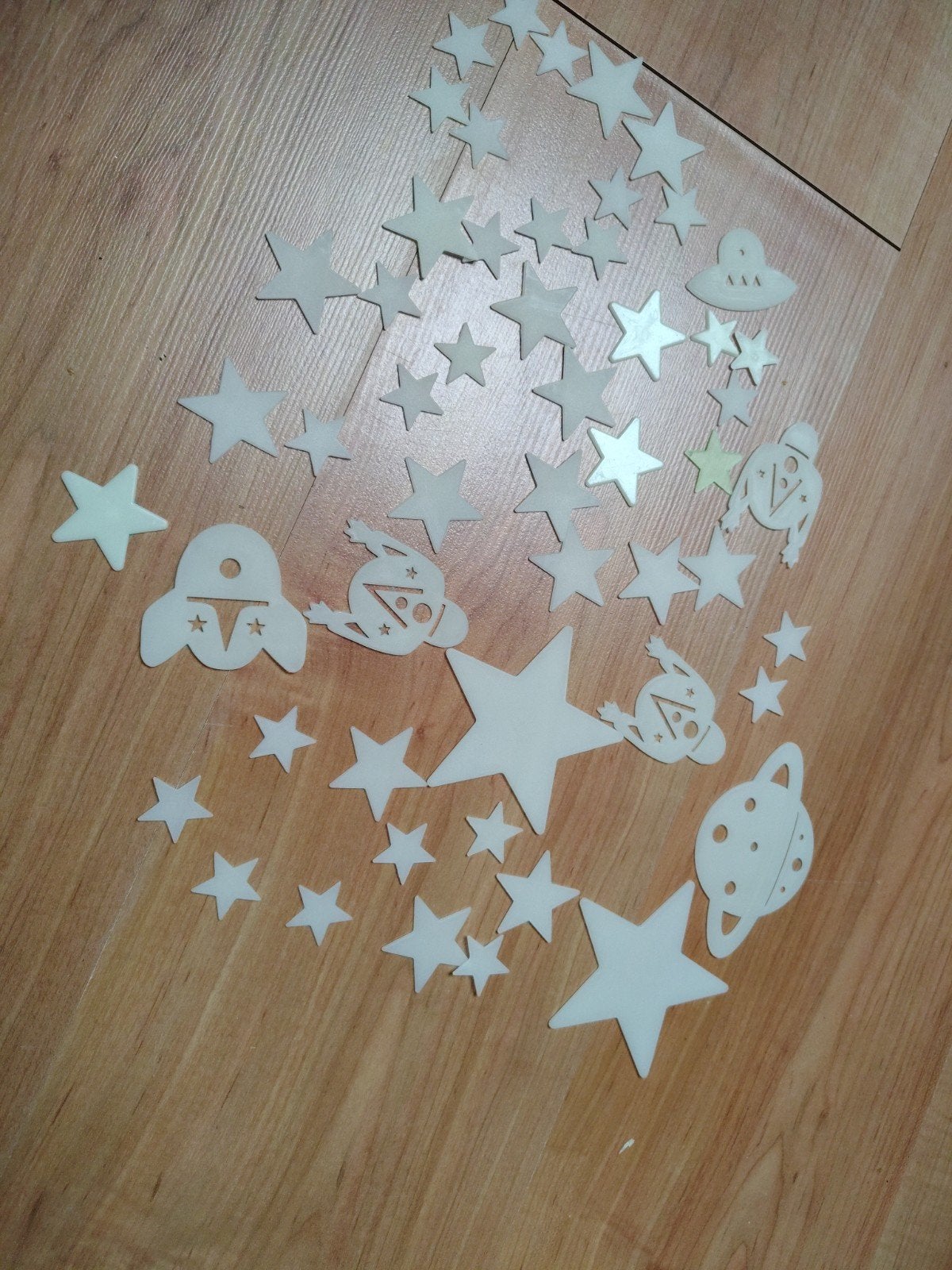 Glow in the dark sterren en ruimtefiguren, Kunststof, Ophalen of Verzenden, Zo goed als nieuw, Modern