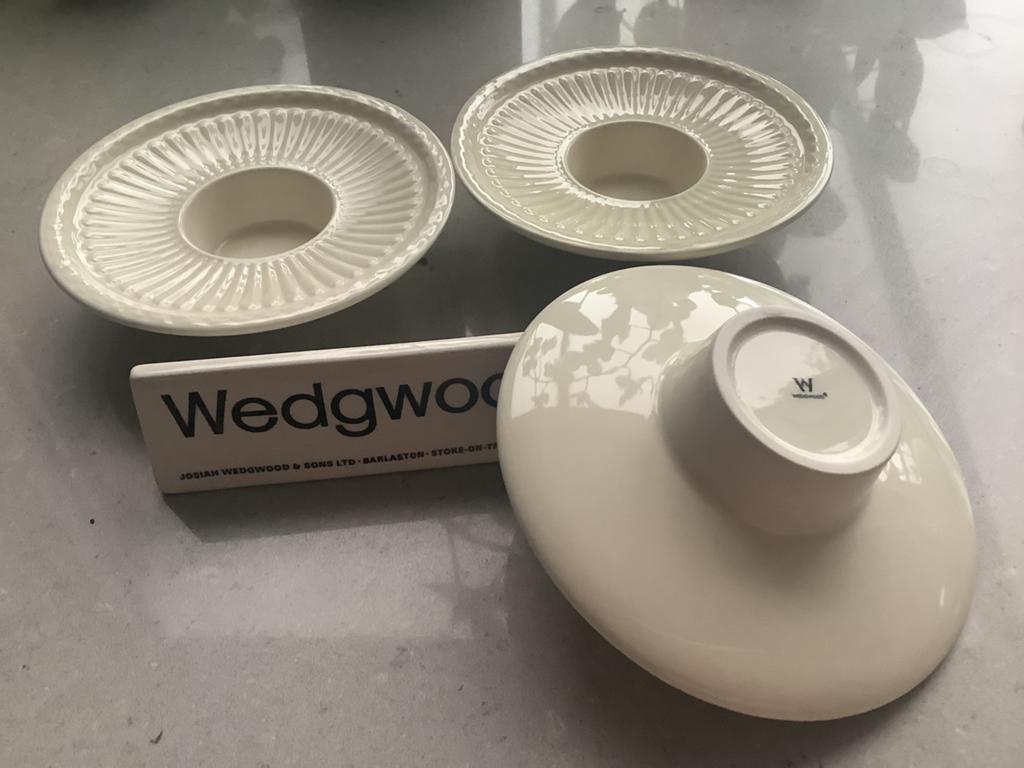 2 platte waxineschaaltjes WEDGWOOD EDME, Huis en Inrichting, Keuken | Servies, Overige typen, Ophalen of Verzenden, Zo goed als nieuw