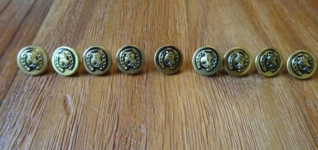 9 knopen met paarden., Ophalen of Verzenden, Zo goed als nieuw, Knoop of Knopen