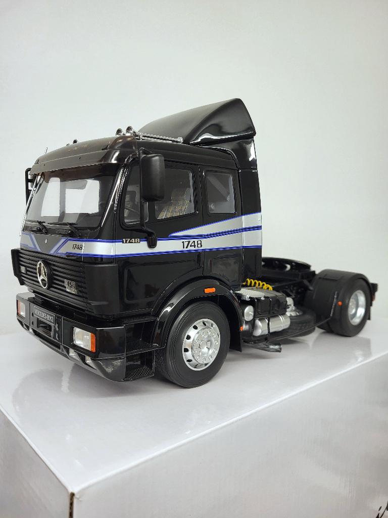 1:18 OttO OttOmobile OT290B Mercedes-Benz SK 1748, Ophalen of Verzenden, Nieuw, Overige typen, OttOMobile