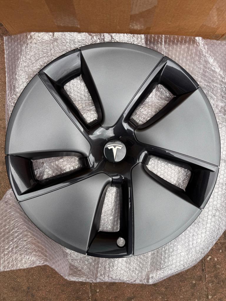 Tesla Model 3 18” Aero Wheel Covers (set van 4), Auto diversen, Wieldoppen, Ophalen of Verzenden, Zo goed als nieuw