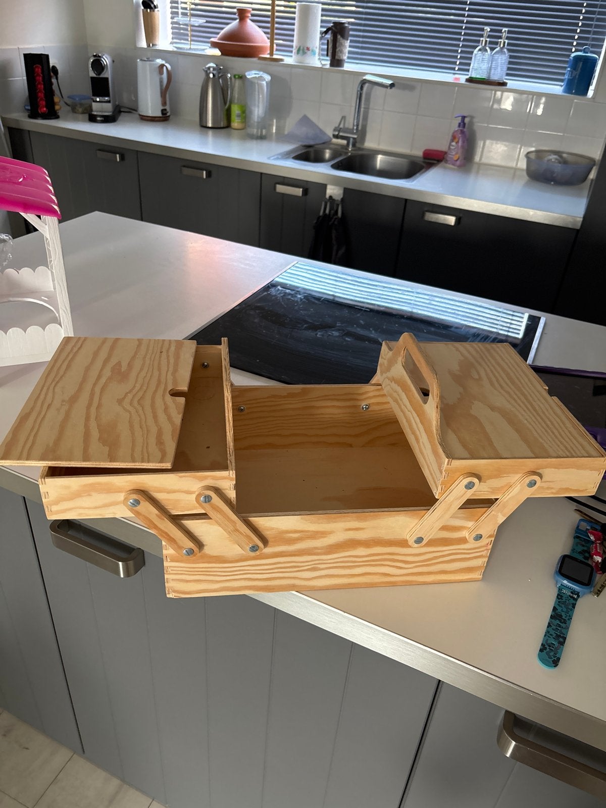 Houten opbergdoos met uitschuifbare vakken, Ophalen, Zo goed als nieuw