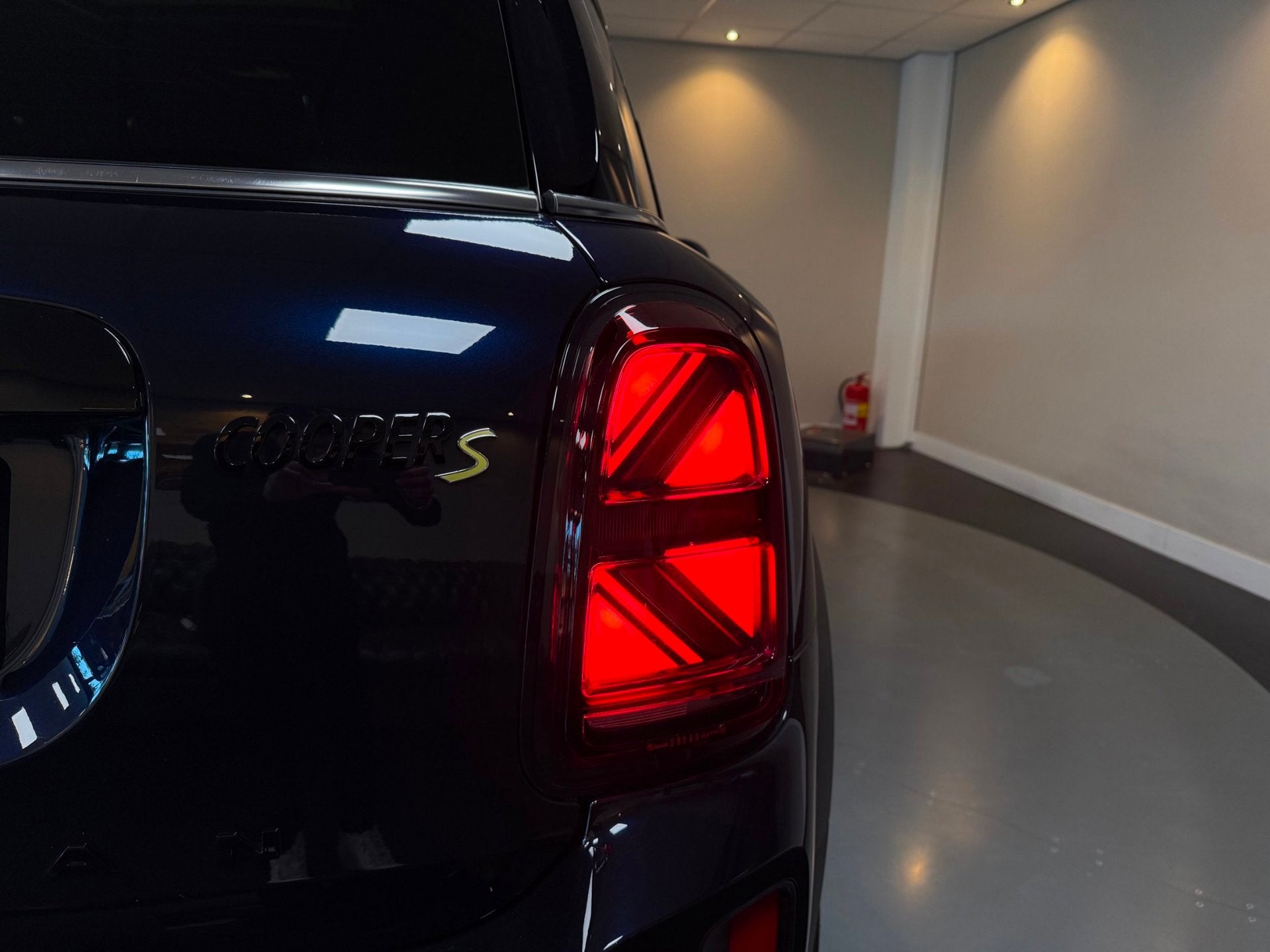 Mini Countryman 1.5 Cooper S E ALL4 *220Pk!* Pano|Carplay|Ca, Auto's, Mini, Automaat, Dealer onderhouden, Gebruikt, Euro 6