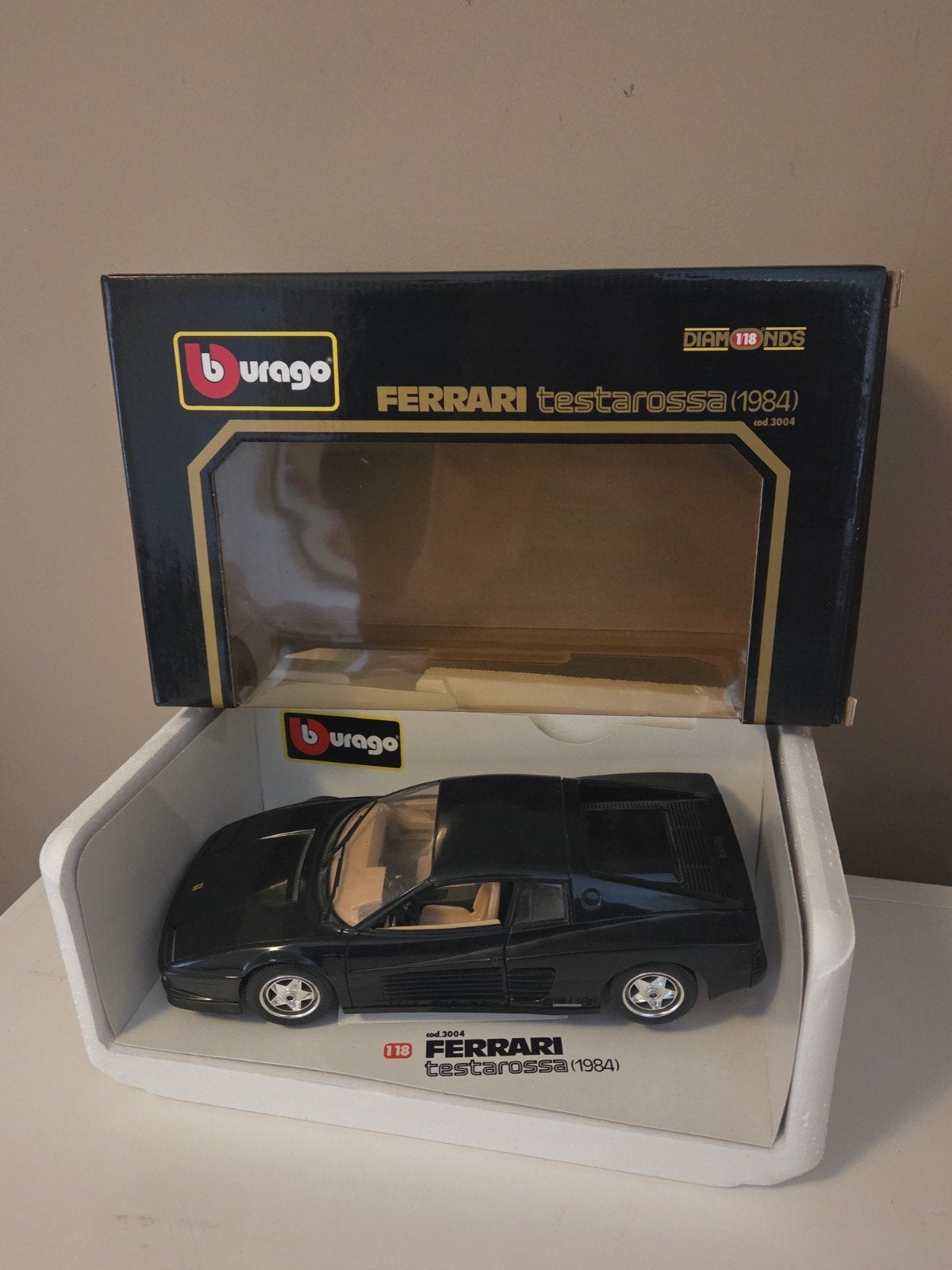 Bburago Ferrari Testarossa (1984) modelauto - Made in Italy, Hobby en Vrije tijd, Modelauto's | 1:24, Ophalen of Verzenden