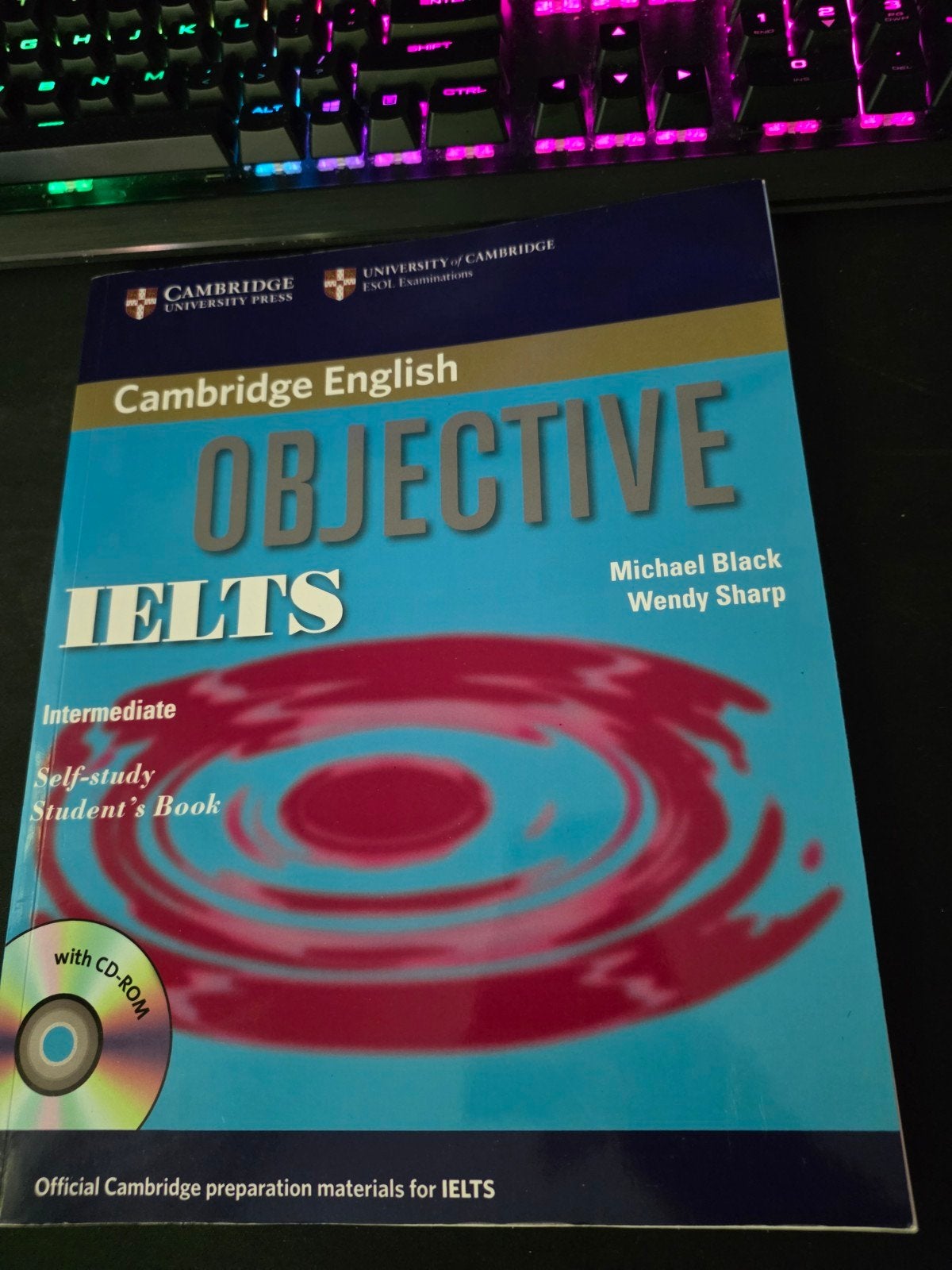 Cambridge English Objective IELTS Intermediate Student Book, Ophalen of Verzenden, Zo goed als nieuw, Michael Black, Wendy Sharp