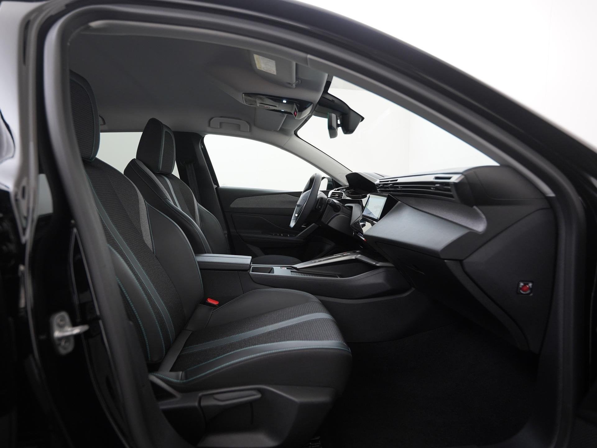 Peugeot 408 1.2 Hybrid 145 e-DCS6 Allure | Head-up display |, Auto's, Peugeot, Gebruikt, Euro 6, 1199 cc, Leder en Stof