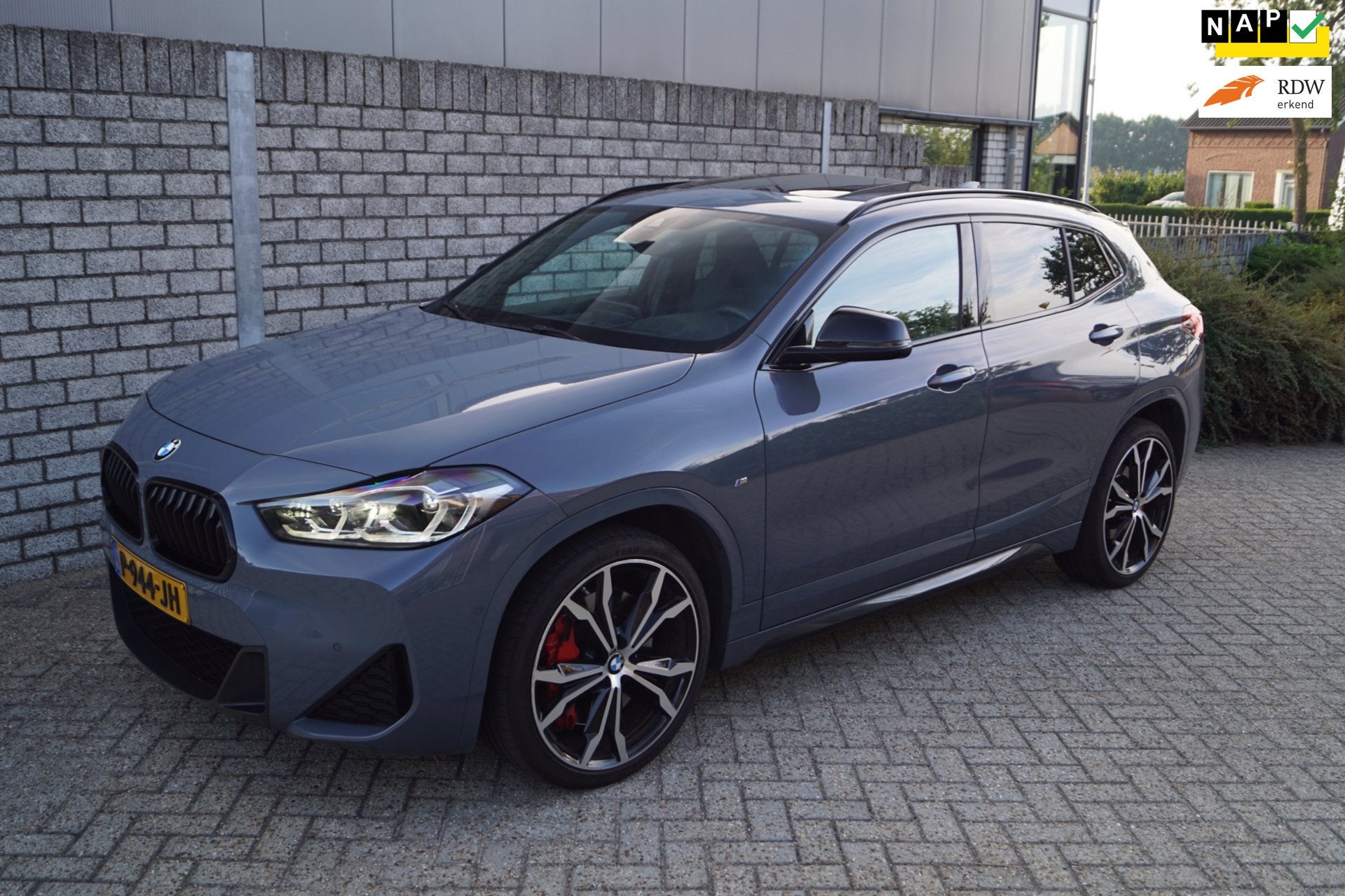 BMW X2 SDrive20i Business Edition Plus M Sport Autom Panodak, Auto's, 4 cilinders, 1445 kg, SUV of Terreinwagen, Zilver of Grijs