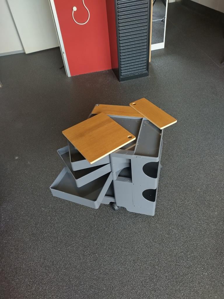 Verrijdbaar opbergmeubel met uitschuifbare lades, Ophalen, Gebruikt