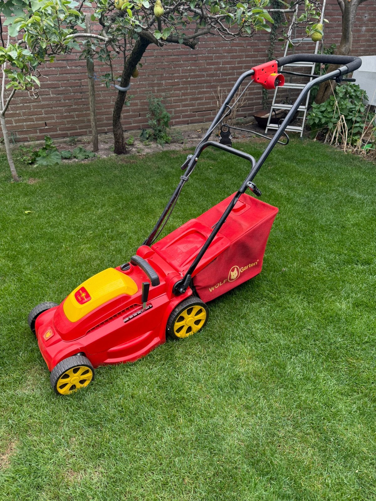 Wolf grasmaaier 370E, Tuin en Terras, Grasmaaiers, Ophalen, Gebruikt, Elektrische grasmaaier, Mulchfunctie