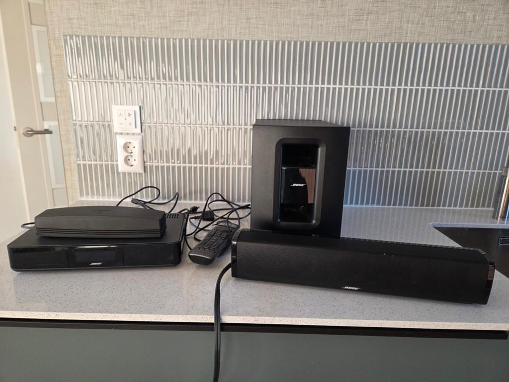 Bose SoundTouch 102 H Soundbar met Acoustimass 300 Subwoofer, Audio, Tv en Foto, Home Cinema-sets, Zo goed als nieuw, Overige spelers