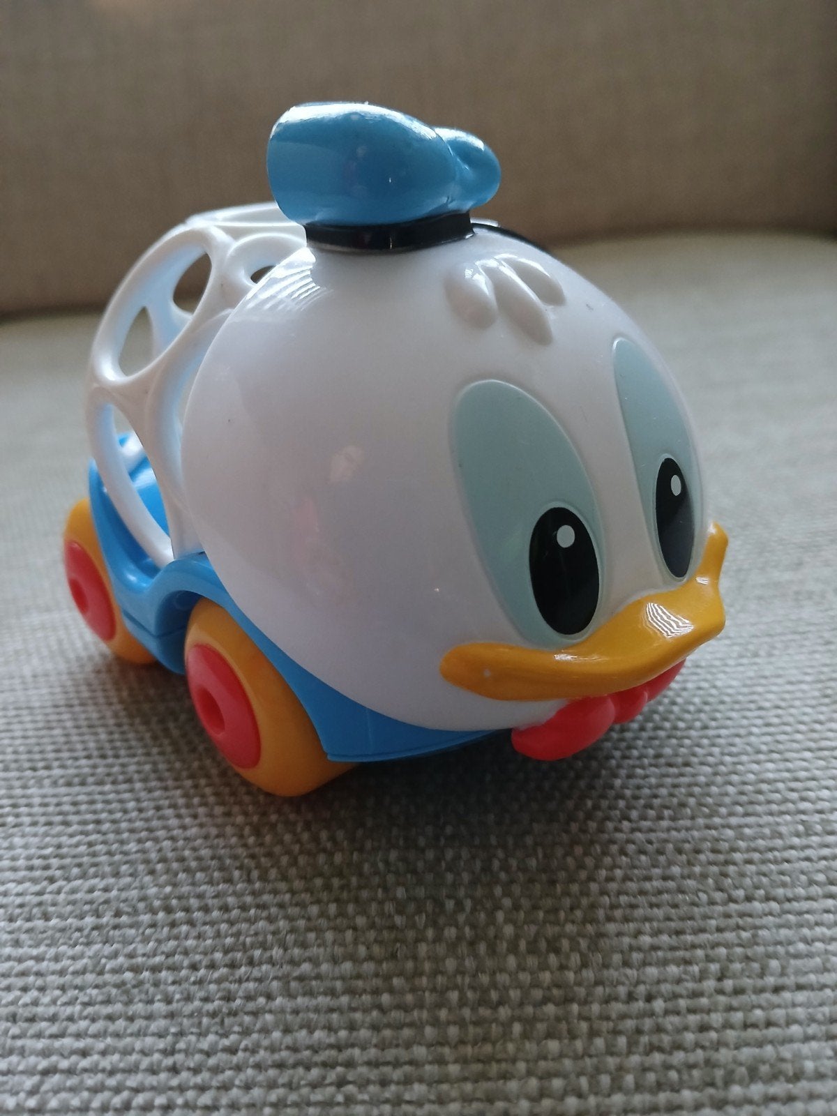 Disney auto Donald Duck op Wielen., Verzamelen, Ophalen of Verzenden, Donald Duck, Gebruikt, Beeldje of Figuurtje
