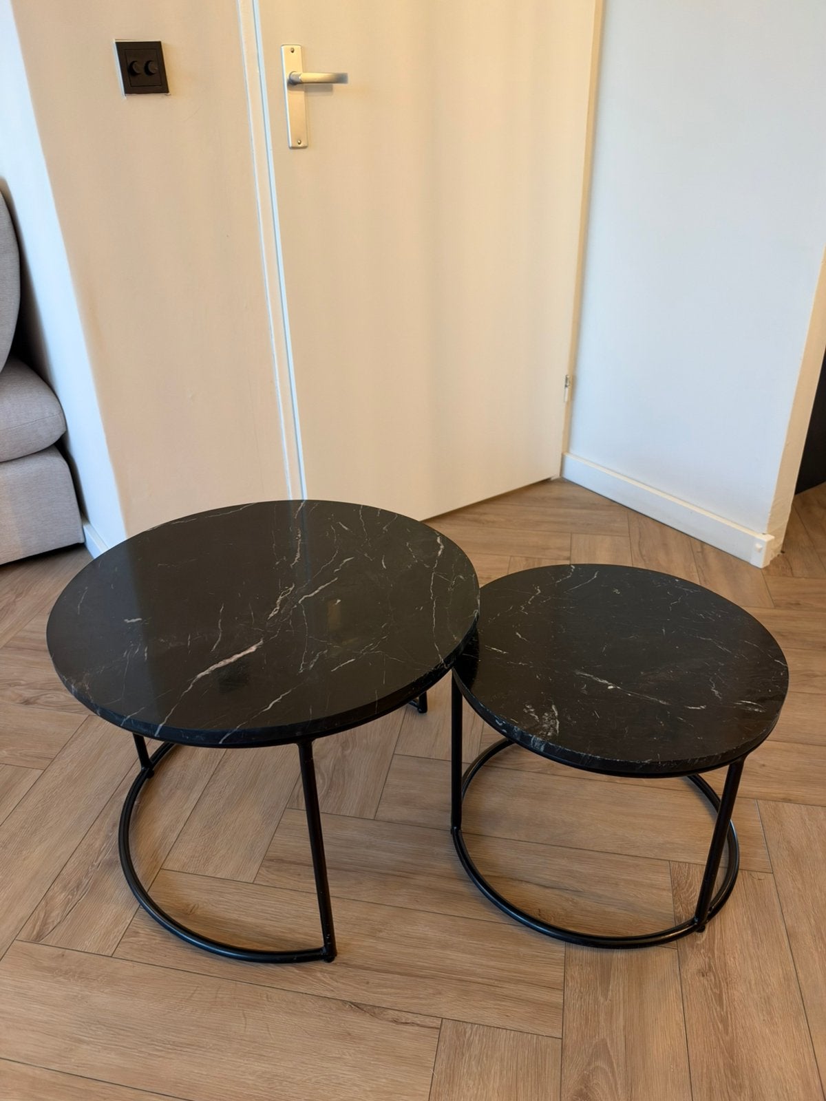 By-boo ronde salontafel ‘Romeo’ Zwart Marmer, set 2 stuks, Huis en Inrichting, Minder dan 55 cm, Rond, Zo goed als nieuw, Ophalen