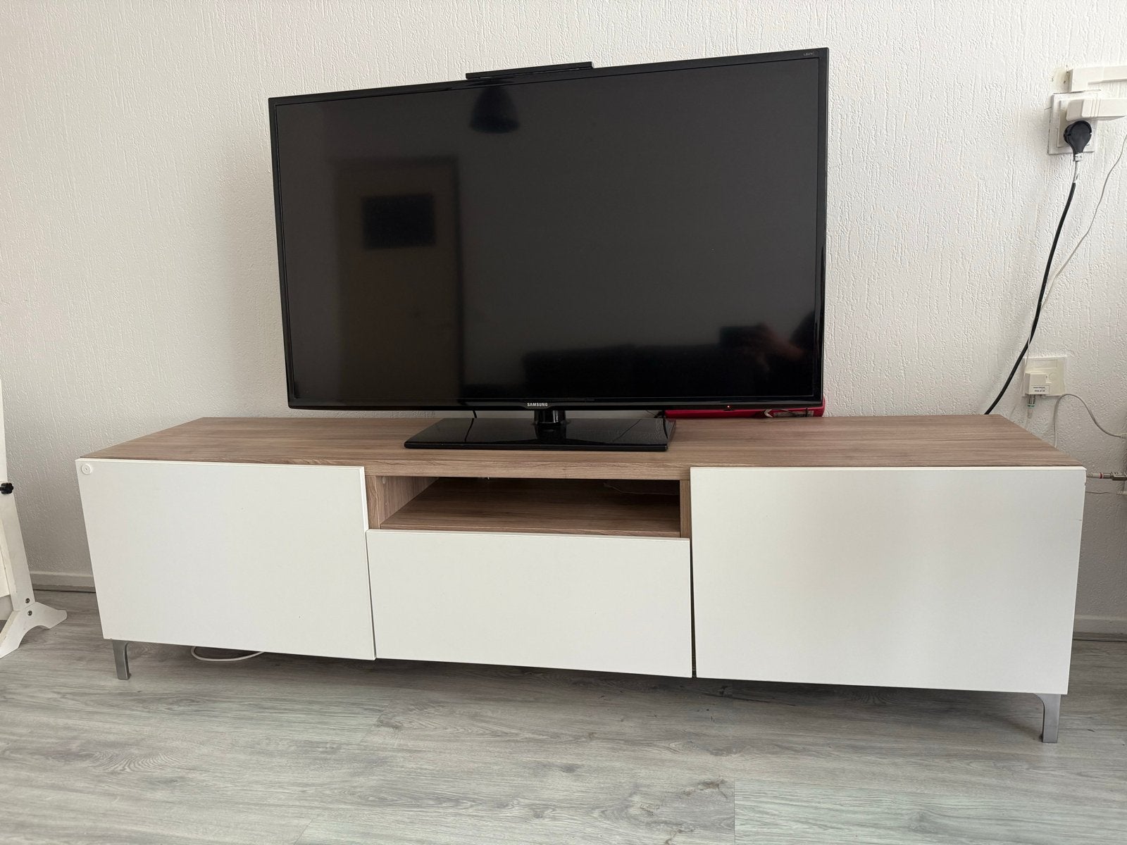 Modern Televisiemeubel met Opbergruimte, 150 tot 200 cm, Ophalen of Verzenden, Zo goed als nieuw, Minder dan 100 cm