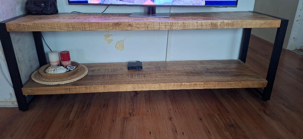 Tv meubel Mango/industrieel, Huis en Inrichting, Kasten | Televisiemeubels, Ophalen, 150 tot 200 cm, Zo goed als nieuw, Mango hout