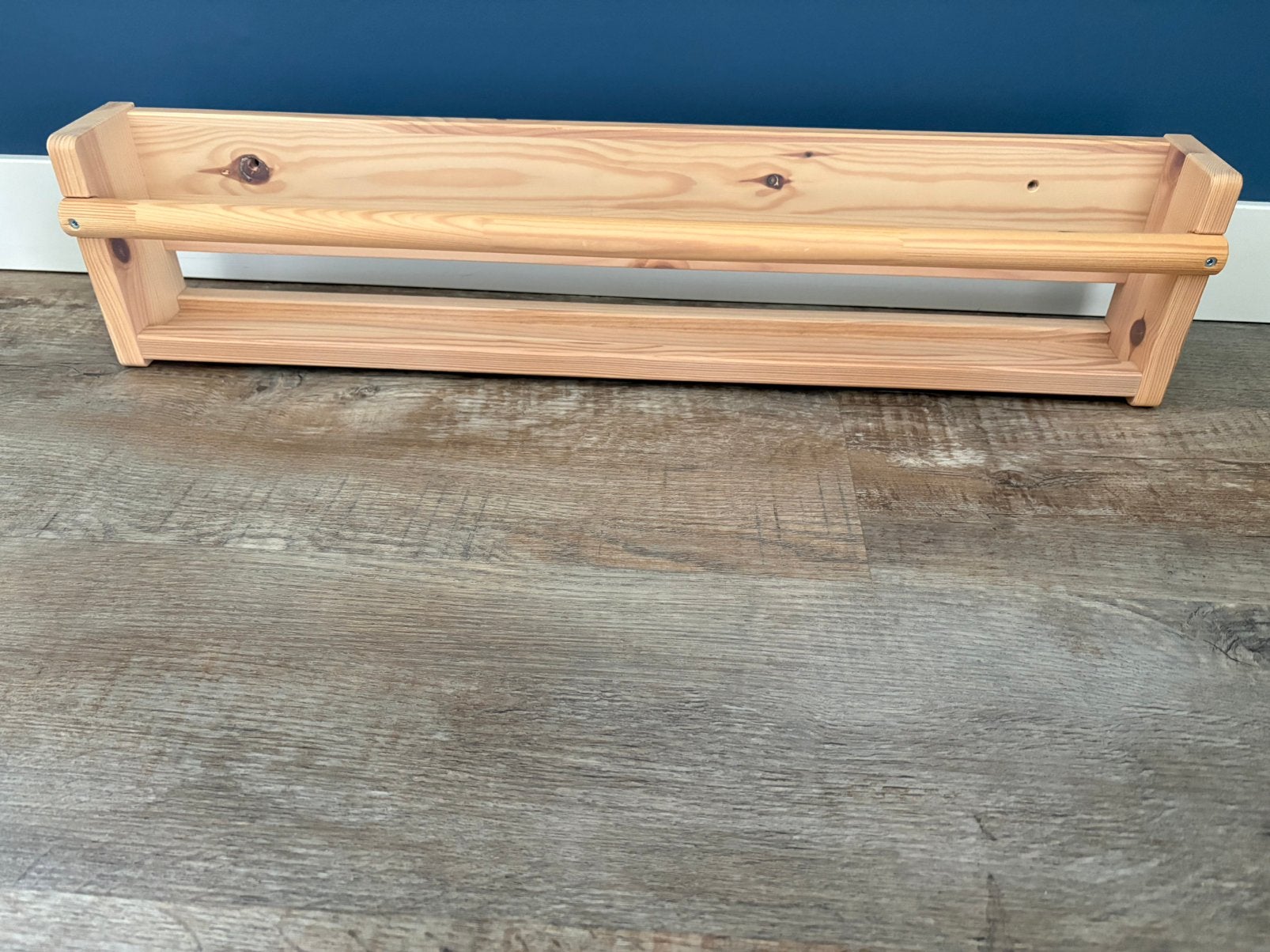 Ikea Flisat wandopberger 2x, Huis en Inrichting, Ophalen, Zo goed als nieuw