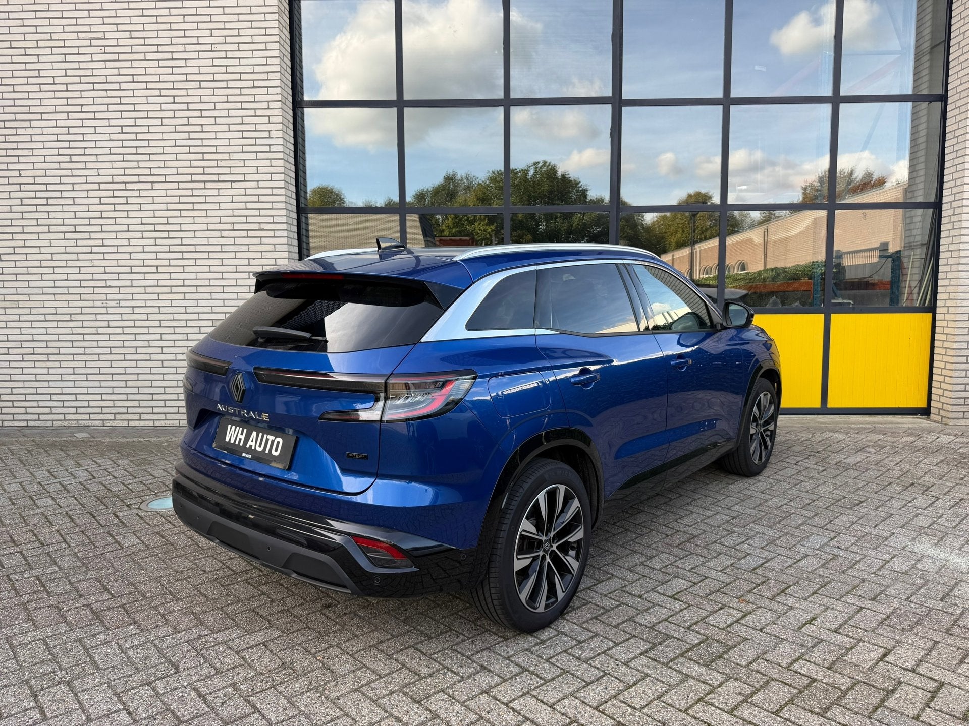 Renault Austral 1.2 E-Tech full hybrid 200 techno, 360 camer, Auto's, Dealer onderhouden, Gebruikt, Zwart, Leder en Stof