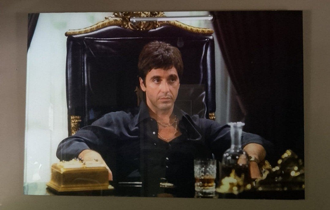 Tony Montana plexiglas schilderij, Ophalen