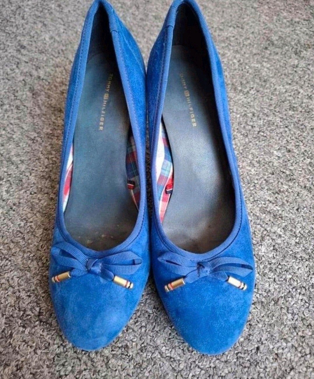 Tommy Hilfiger Kobaltblauwe Suède-look Pumps Maat 41, Kleding | Dames, Pumps, Blauw, Ophalen of Verzenden, Zo goed als nieuw