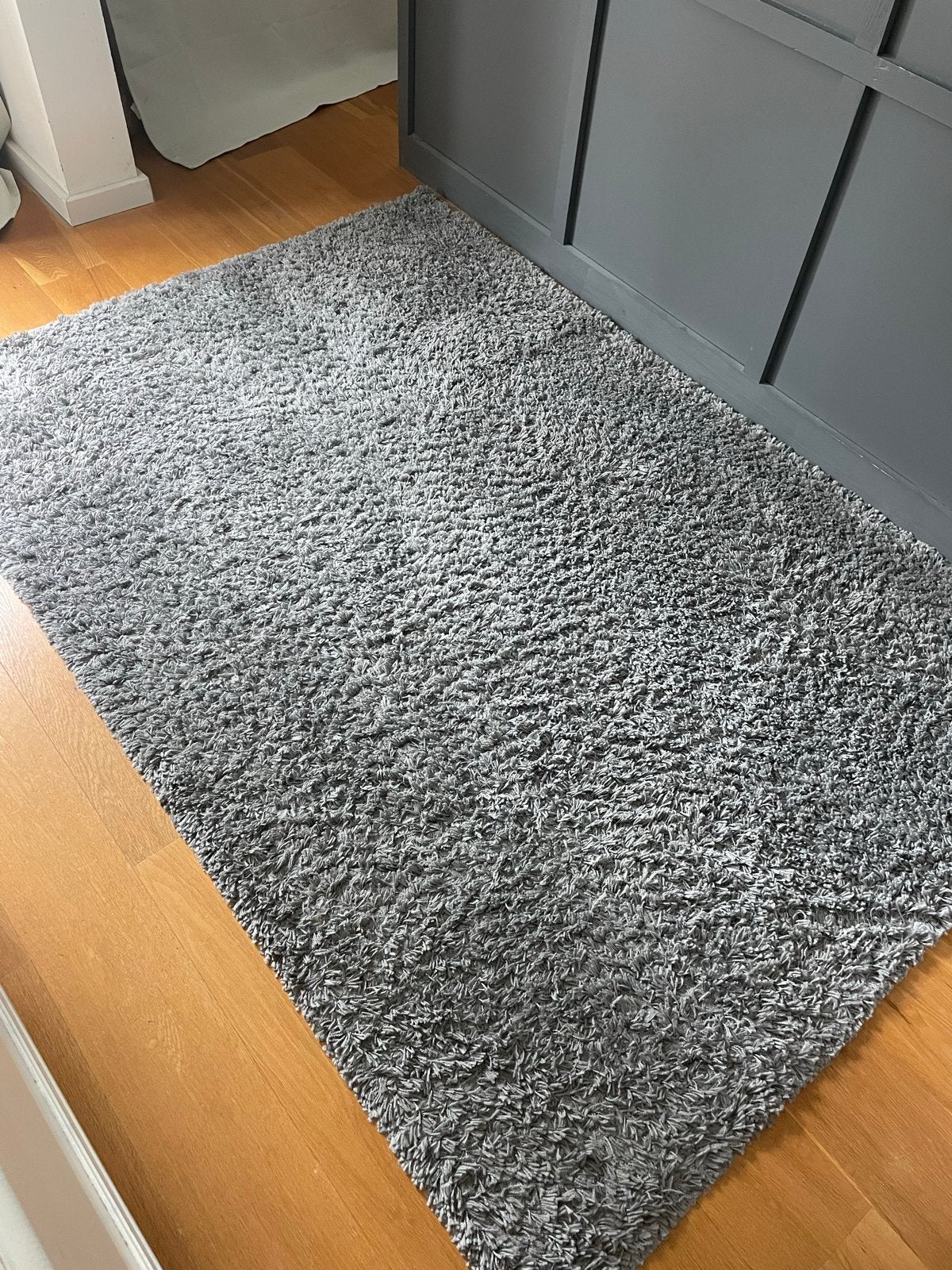 IKEA HAMPEN grijs hoogpolig vloerkleed (133x195 cm), Ophalen, 100 tot 150 cm, Zo goed als nieuw, 150 tot 200 cm