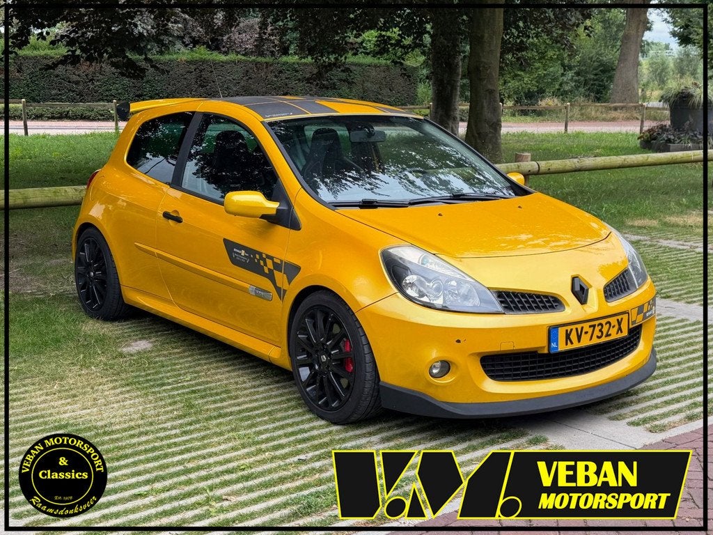 Renault Clio 2.0-16V RS F1Team R27 Jaune Sirius, Auto's, Renault, Voorwielaandrijving, 1998 cc, Gebruikt, 4 cilinders