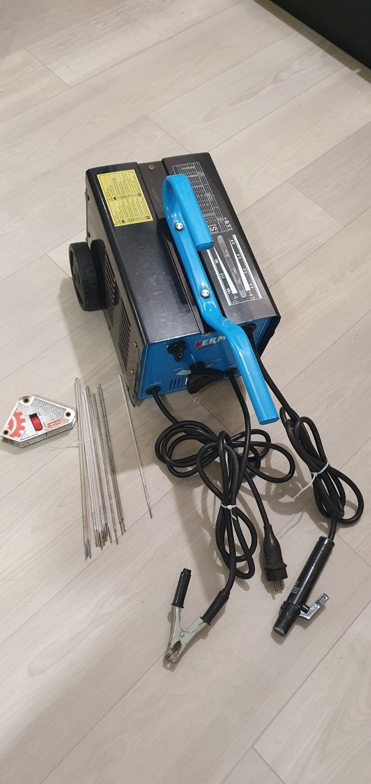 Ferm WEM1035 Lasapparaat (230V/400V) + Complete Starterset!, Ophalen of Verzenden, Elektroden