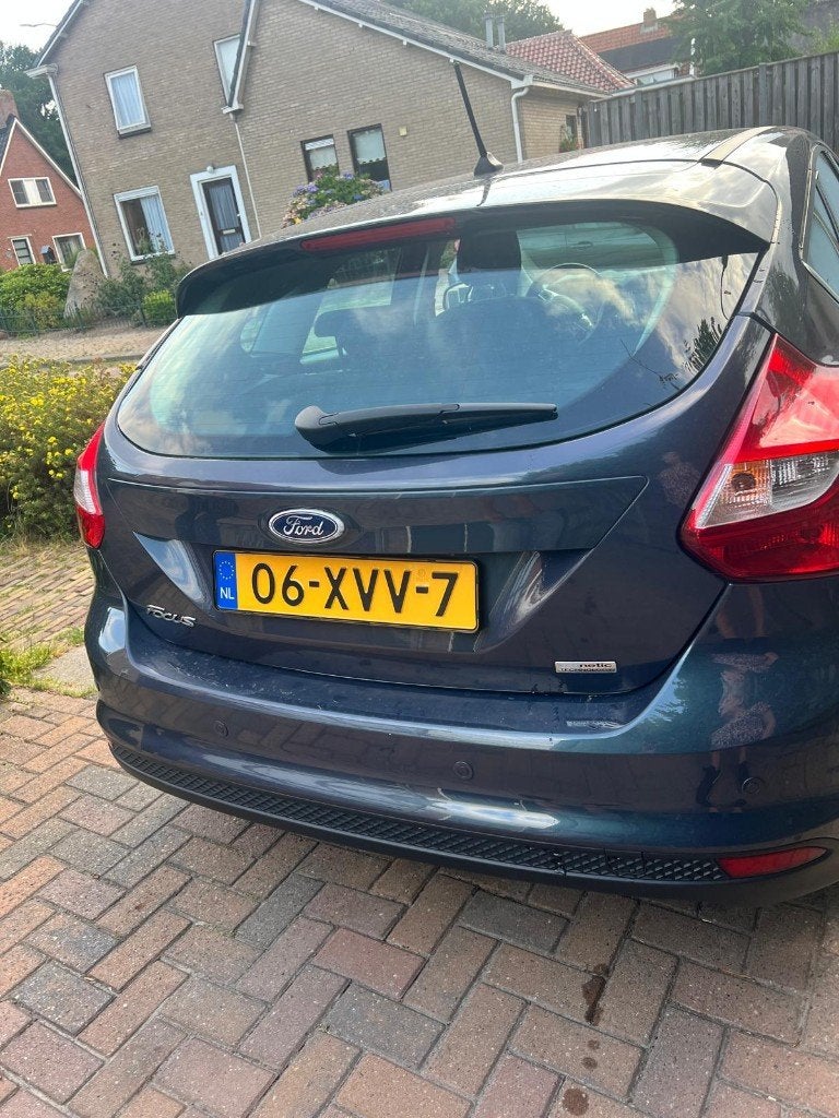Ford Focus 1.0 Ecoboost 74KW 5-D 2012 Grijs - APK aug. 2027, Euro 5, Stof, Zwart, 635 kg