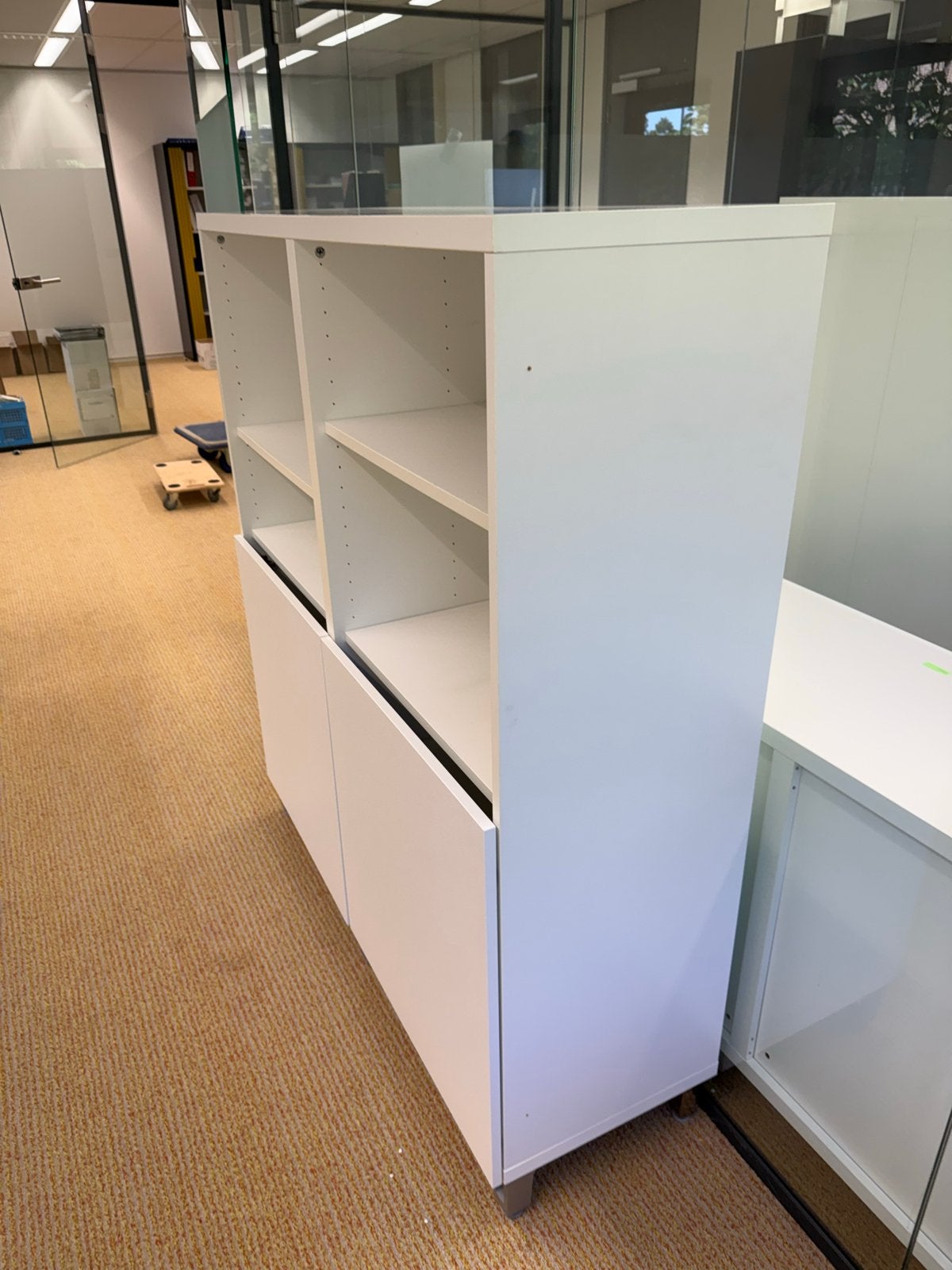 IKEA besta kast met 2 deuren en poten, Ophalen, Gebruikt