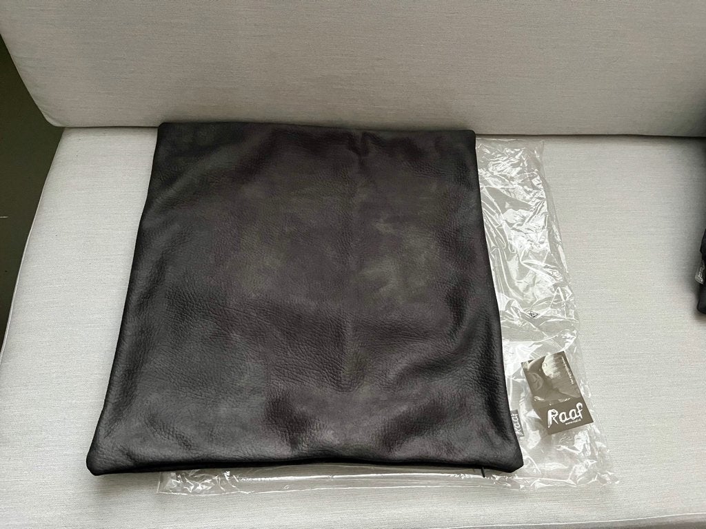 Sierkussen | Kussen | Hoes | Raaf | Huid | Antraciet | 50x50, Huis en Inrichting, Ophalen, Zo goed als nieuw, Grijs, Afneembare hoes