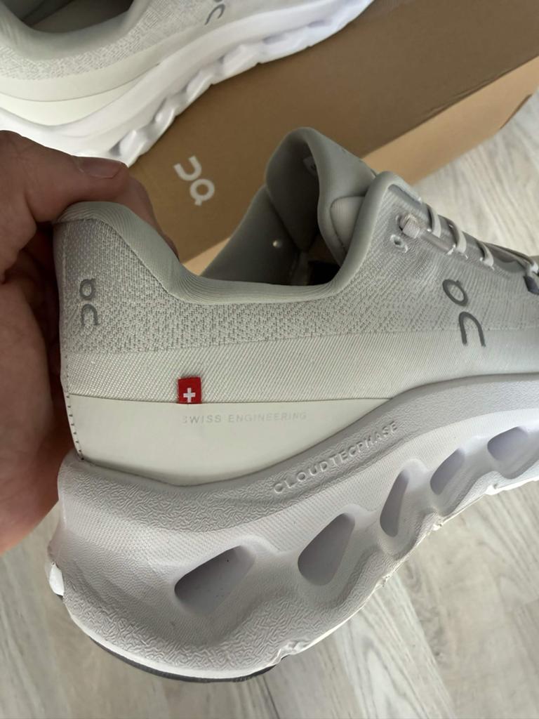 On Cloudswift 3 hardloopschoenen - Zo goed als nieuw, Ophalen of Verzenden, Zo goed als nieuw, Wit, Sneakers of Gympen