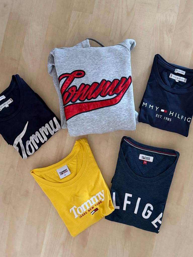 Tommy Hilfiger pakket XS (t-shirts en hoodie) voor meiden, Kleding | Dames, Ophalen of Verzenden, Gedragen, Maat 34 (XS) of kleiner