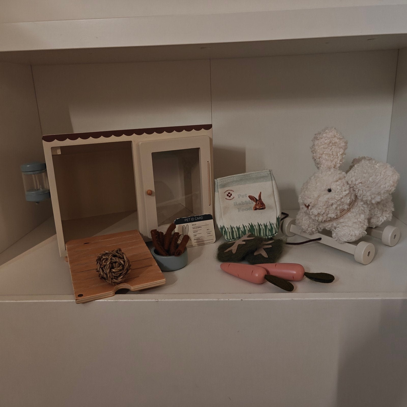 Zara Home konijn met hok en accessoires, Ophalen of Verzenden, Zo goed als nieuw, Overige typen, Met wieltjes