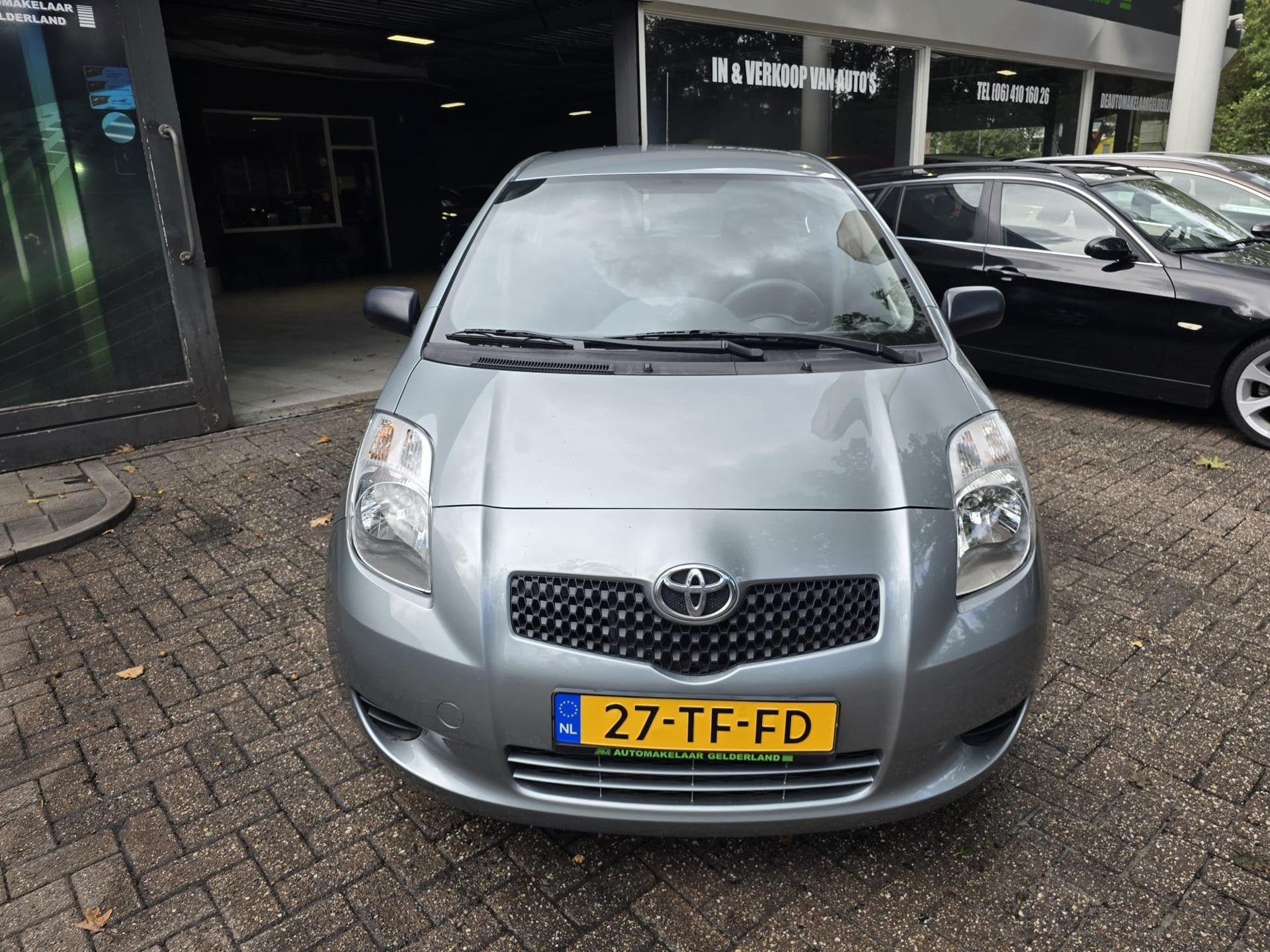Toyota Yaris 1.3 VVTi Terra | 1E EIGENAAR | 3/6 OF 12MND GAR, Voorwielaandrijving, Stof, 4 cilinders, Elektrische ramen