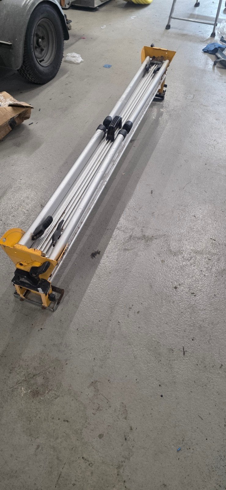DeWalt Onderstel voor afkortzaag of tafelzaag, Ophalen