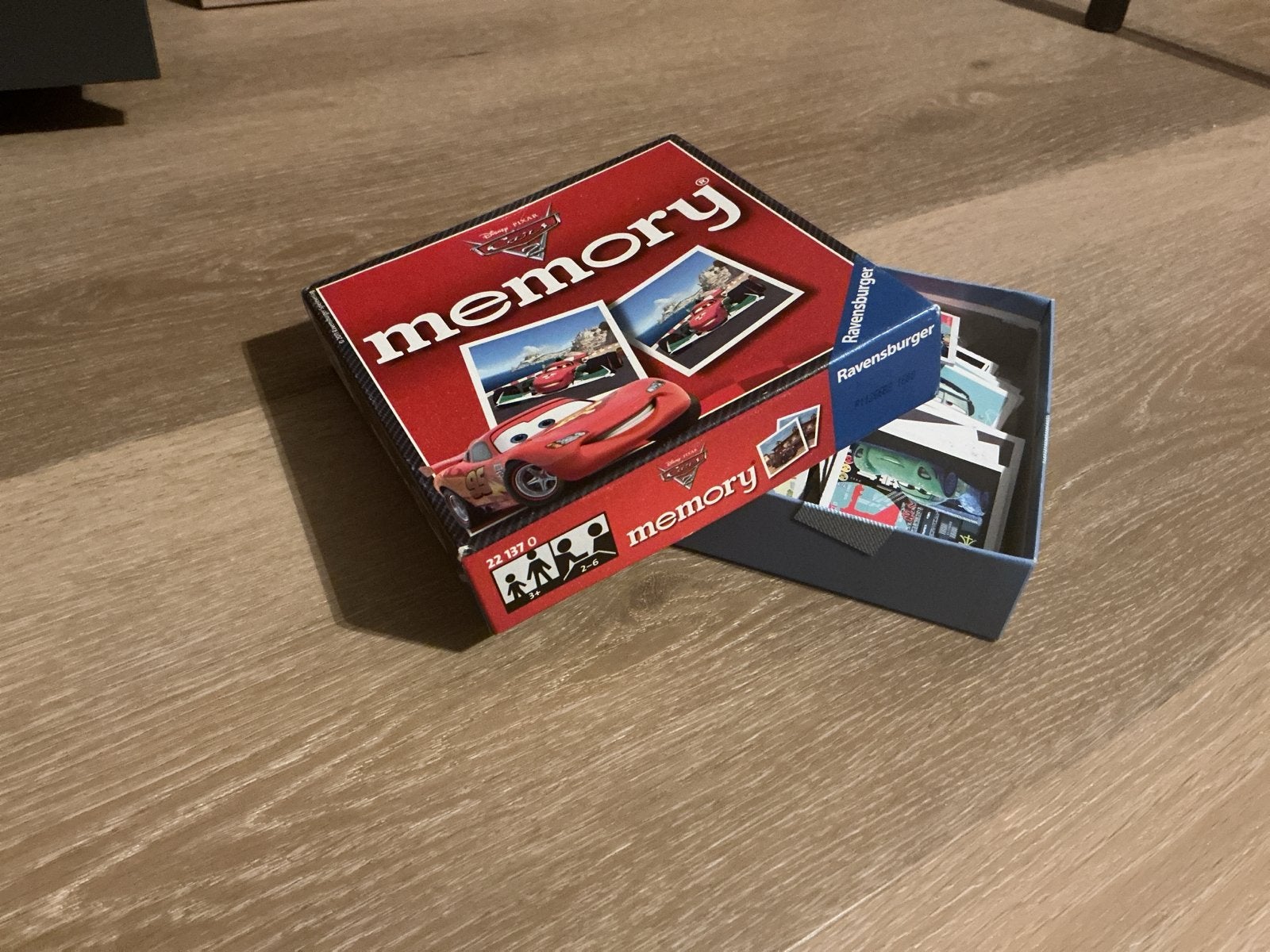 Disney Pixar Cars 2 Memory spel van Ravensburger, Drie of vier spelers, Ophalen of Verzenden, Gebruikt