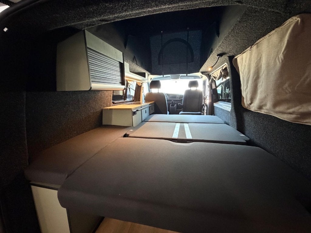 Foto 4 van Volkswagen Transporter T 6.1 2022/Nieuw Kwb 4 Personen