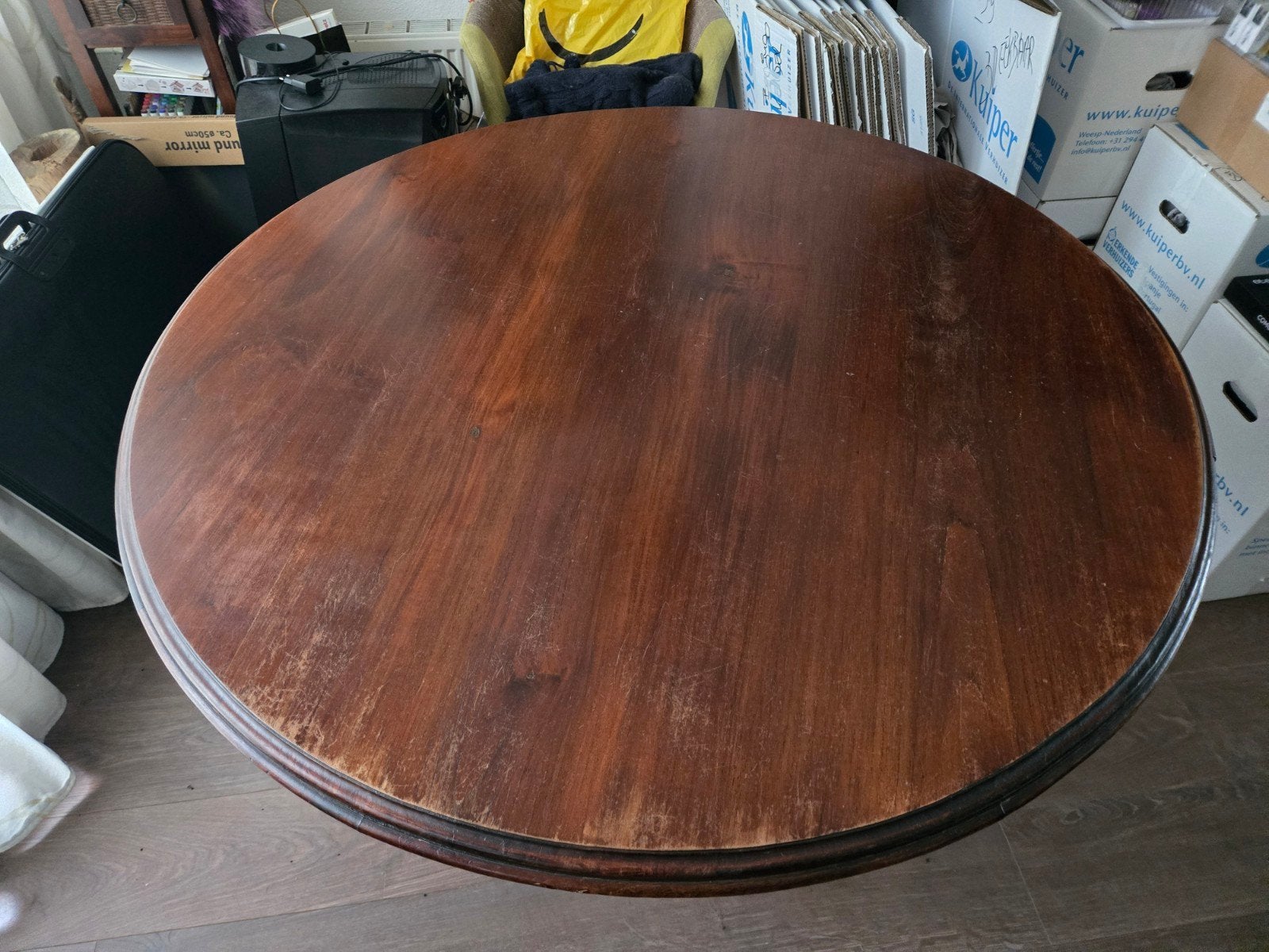 Foto 3 van Antieke ronde eettafel van donker eiken