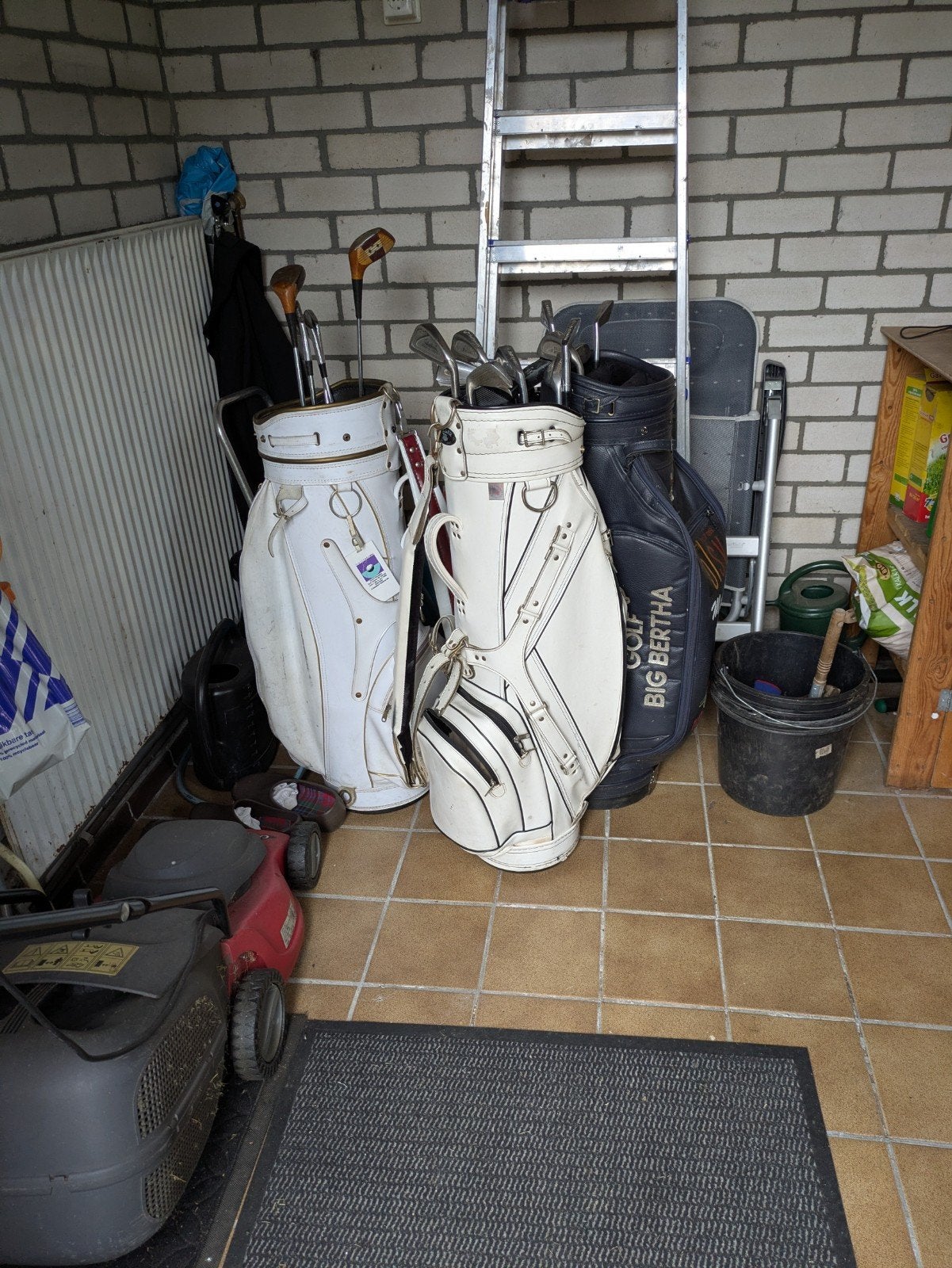 3 Golftassen met diverse clubs - Ideaal voor vriendenuitje, Sport en Fitness, Golf, Ophalen, Gebruikt, Set
